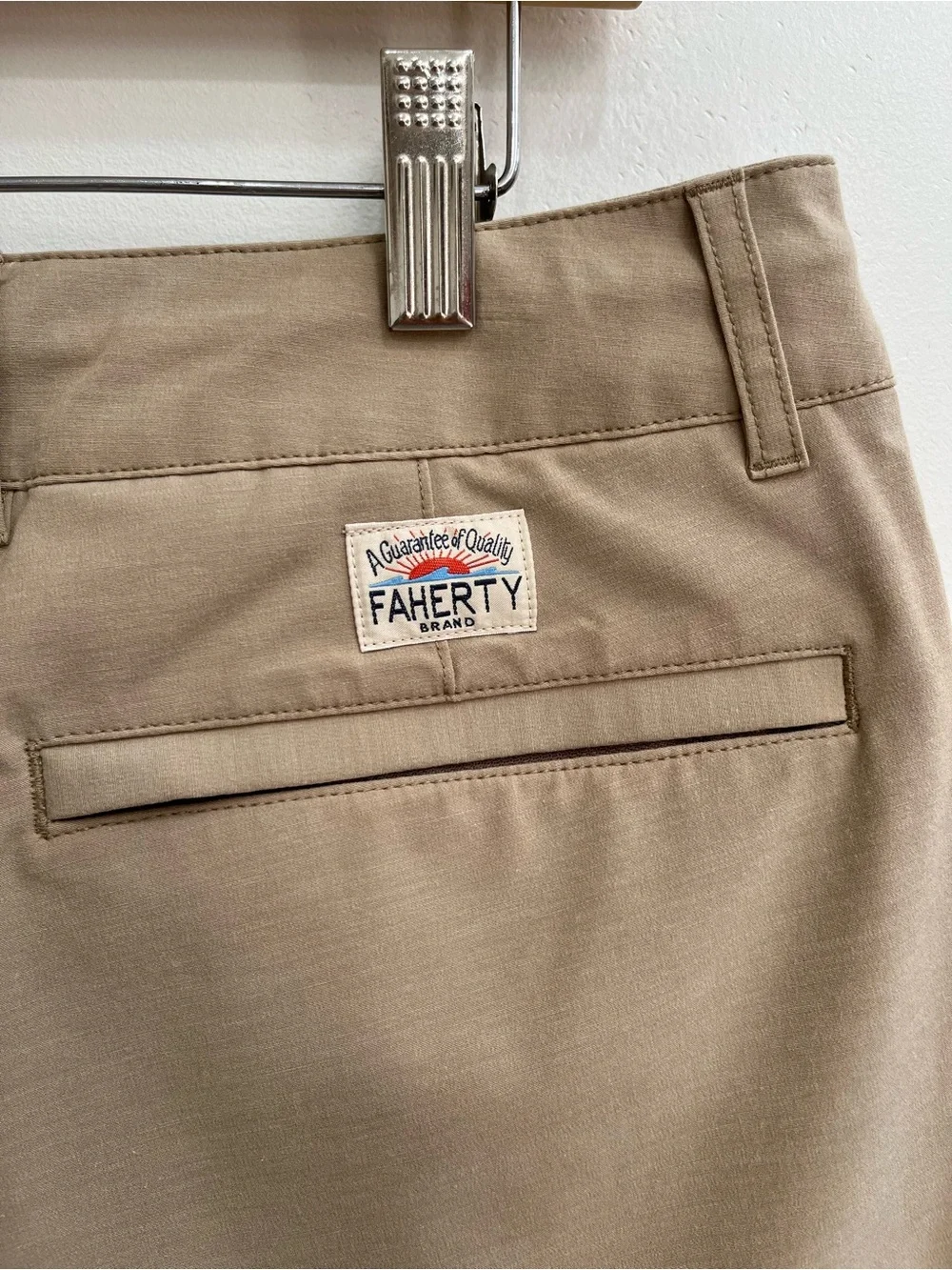 Faherty All Day™ Shorts 9” Khaki Tan Flat Front Stretch Men’s Size 33